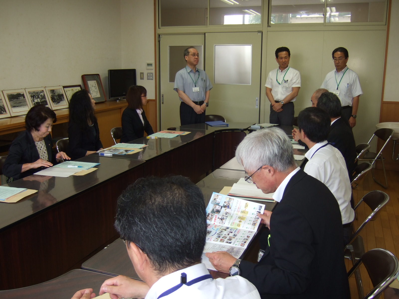 学校教育審議会委員による学校訪問の画像1