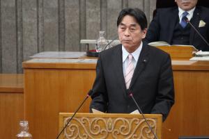 総務委員長報告（山田平四郎委員長）