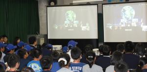 宇宙飛行士との交信イベント　東京の日本科学未来館の様子