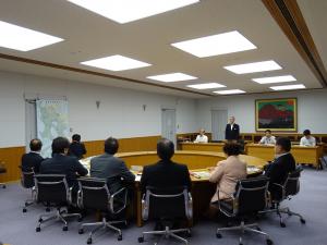 鹿児島県議会を調査する総務委員会