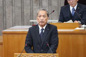 新議員挨拶を行う佐藤政隆議員