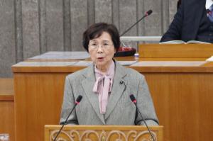 討論（阿部裕美子議員）