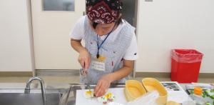 ふくしまっ子ごはんコンテスト調理中の写真4