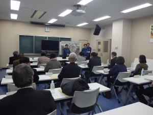 廃炉資料館概要説明の様子