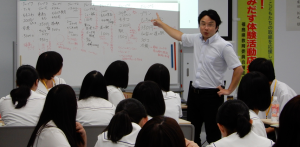 新商品開発特別授業の写真４