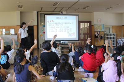 富田西小学校授業風景写真