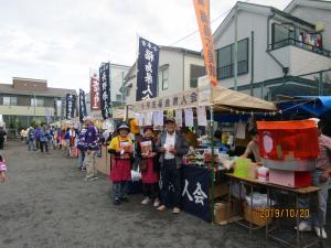 県人会ブース準備風景