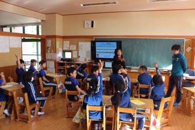 小平小学校の授業の様子