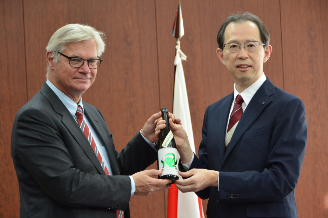 タクソ＝イエンセン大使による内堀知事表敬訪問