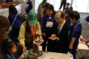 内堀知事エコ活動イベント参加の様子