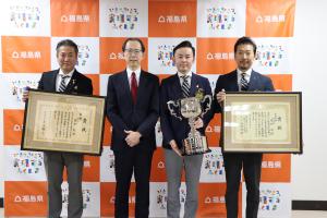 バーテンダー技能競技大会総合優勝報告写真2