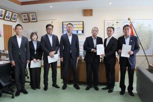 地球温暖化・災害に強い県づくり対策特別委員会の議長報告の写真