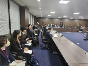 協議を行う知事