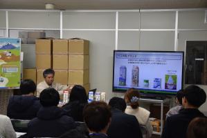 中央乳業　専務