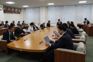 議会運営委員会の写真