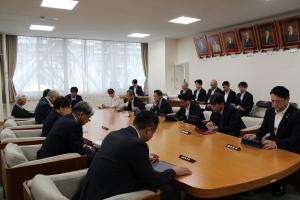 議会運営委員会の様子