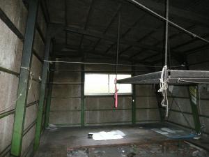 会津朝日岳避難小屋の内部写真1