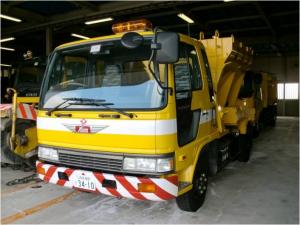 凍結防止剤散布車