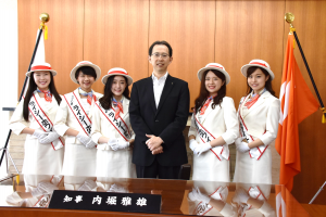 知事写真