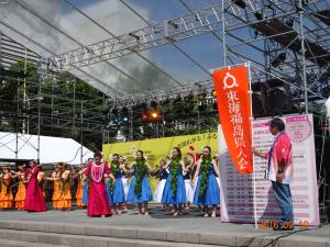 県人会まつり2016フラ披露
