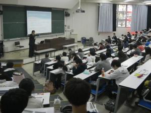 福島大学での出前講座の様子１