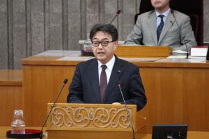 修正案提案理由説明（吉田英策議員）