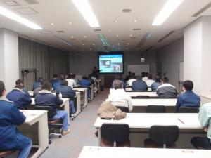 講演の様子３